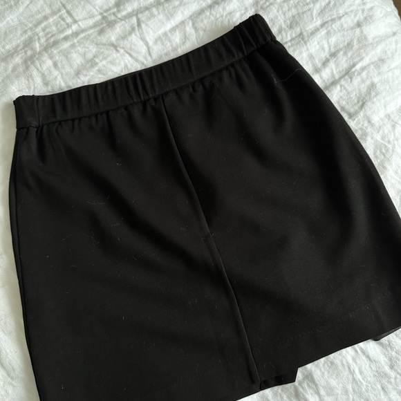 Faux leather and cotton skirt with zip. - Picture 4 of 4
